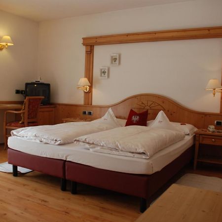Hotel Flora Selva di Val Gardena Dış mekan fotoğraf