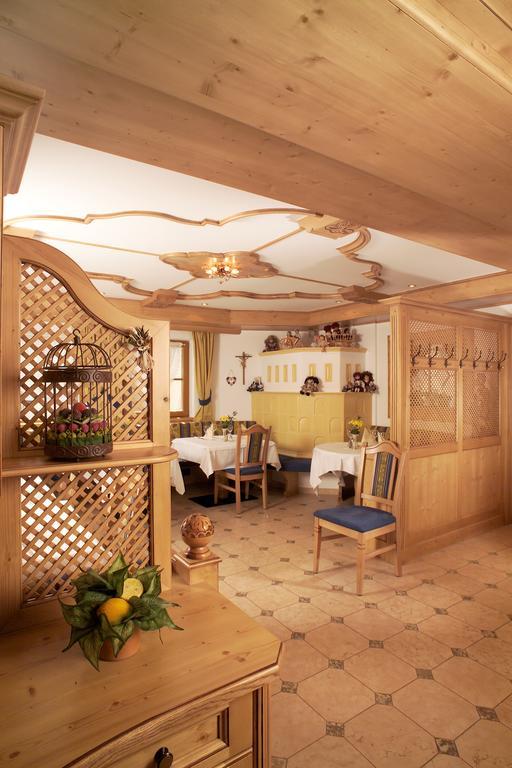 Hotel Flora Selva di Val Gardena Dış mekan fotoğraf