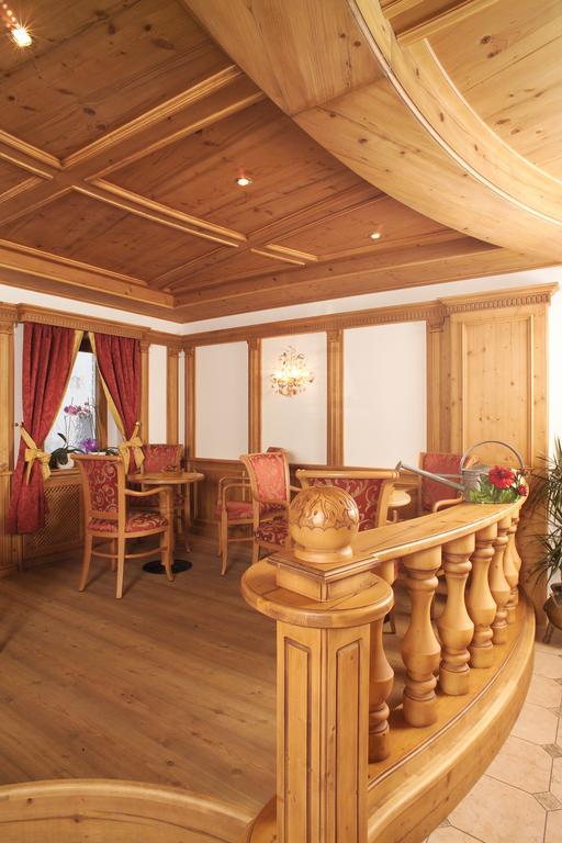 Hotel Flora Selva di Val Gardena Dış mekan fotoğraf
