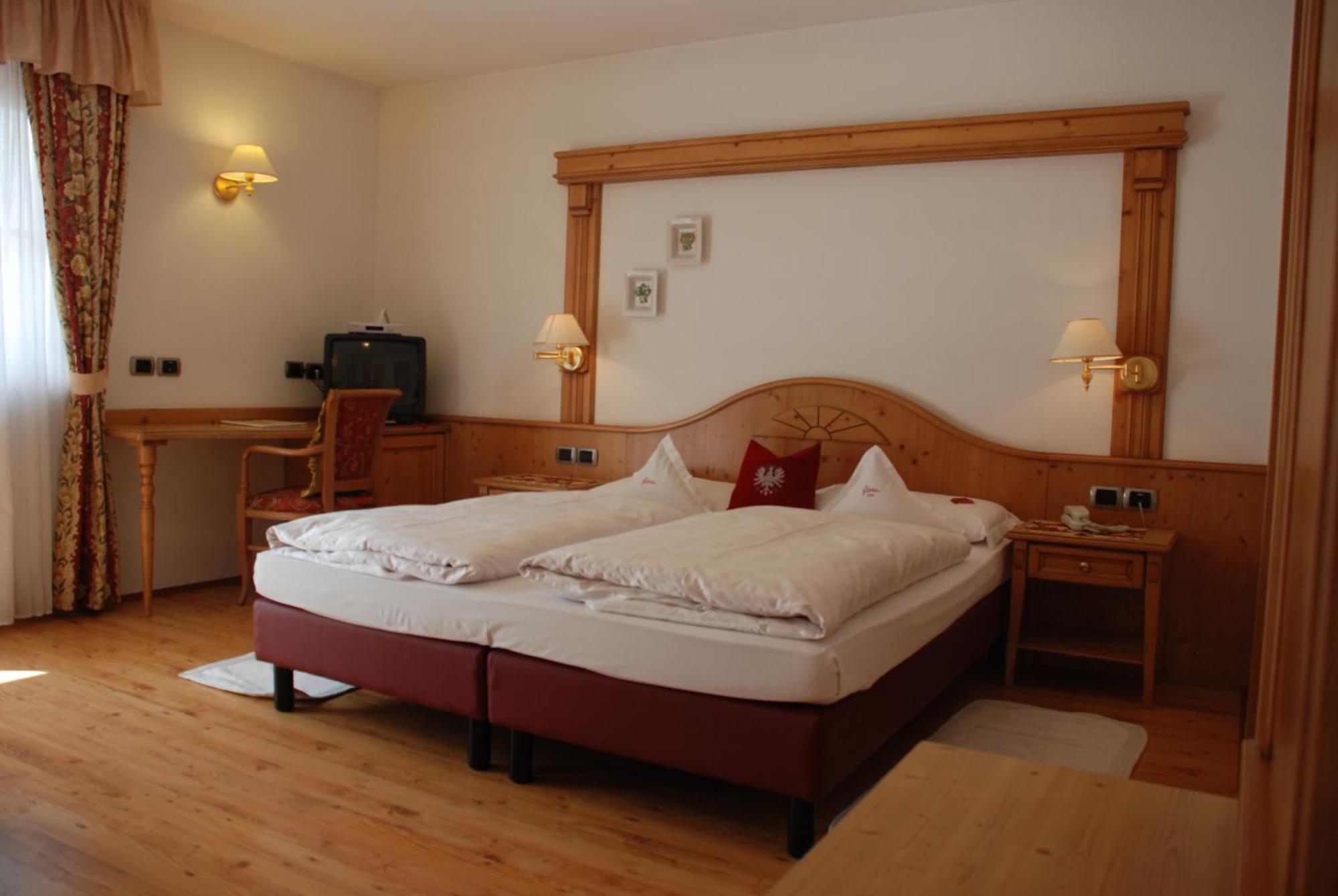 Hotel Flora Selva di Val Gardena Dış mekan fotoğraf