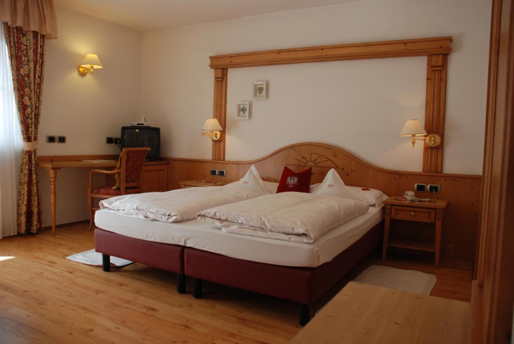 Hotel Flora Selva di Val Gardena Dış mekan fotoğraf