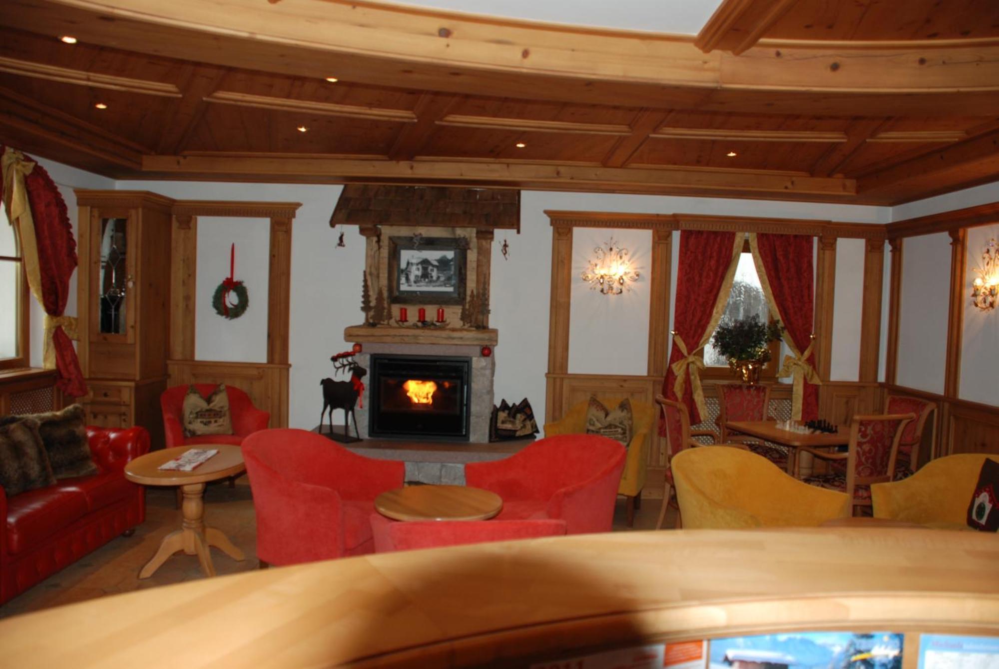 Hotel Flora Selva di Val Gardena Dış mekan fotoğraf