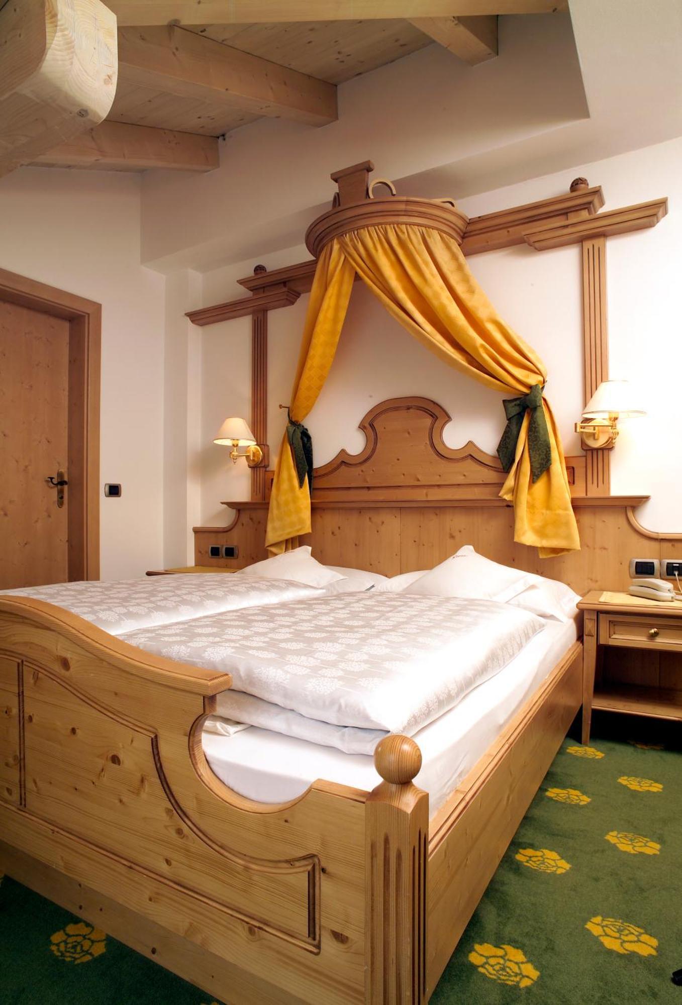 Hotel Flora Selva di Val Gardena Dış mekan fotoğraf