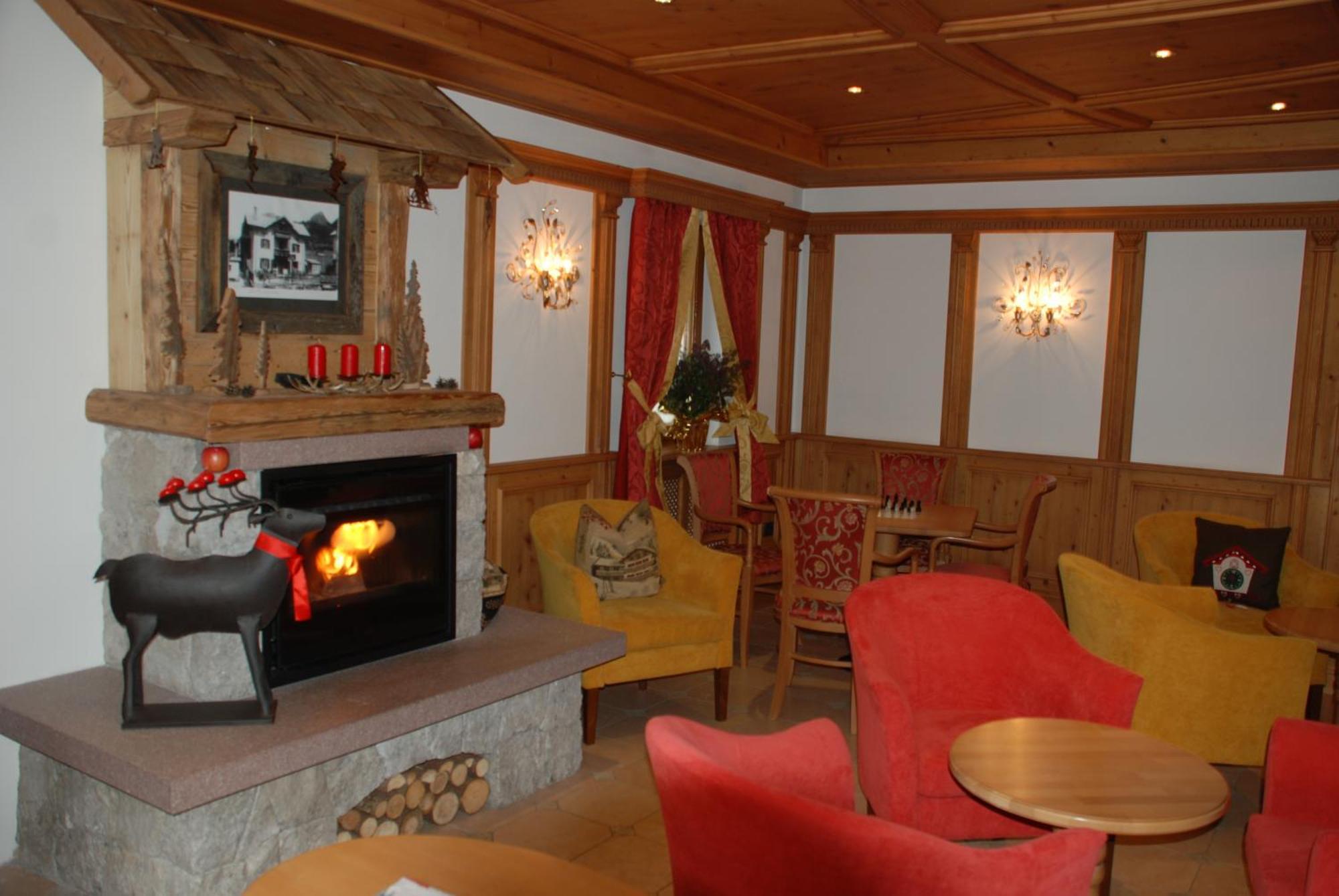 Hotel Flora Selva di Val Gardena Dış mekan fotoğraf